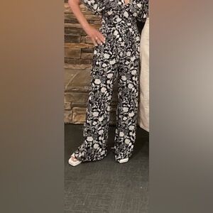 Amazing deep v-neck sexy jumpsuit